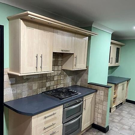 诺丁汉Cheerful 3 Bed House With Free Parking.别墅 外观 照片