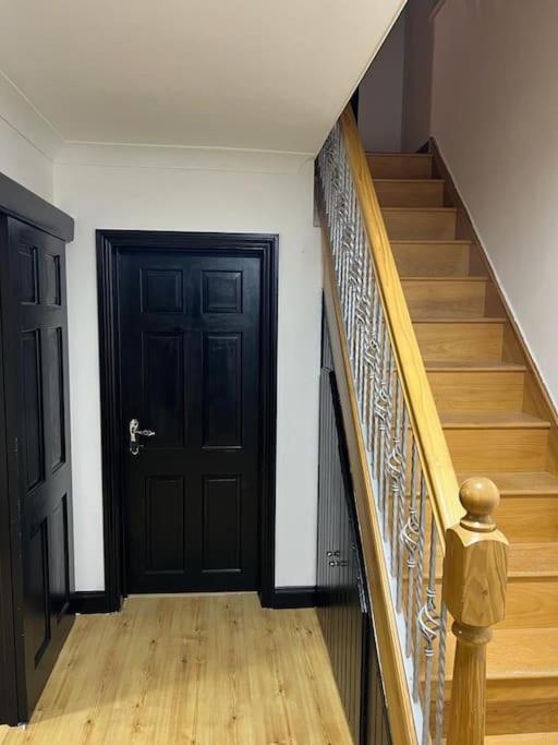 诺丁汉Cheerful 3 Bed House With Free Parking.别墅 外观 照片
