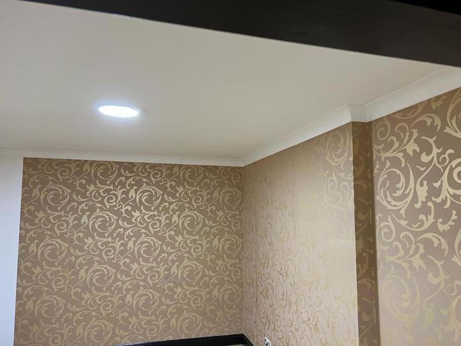 诺丁汉Cheerful 3 Bed House With Free Parking.别墅 外观 照片